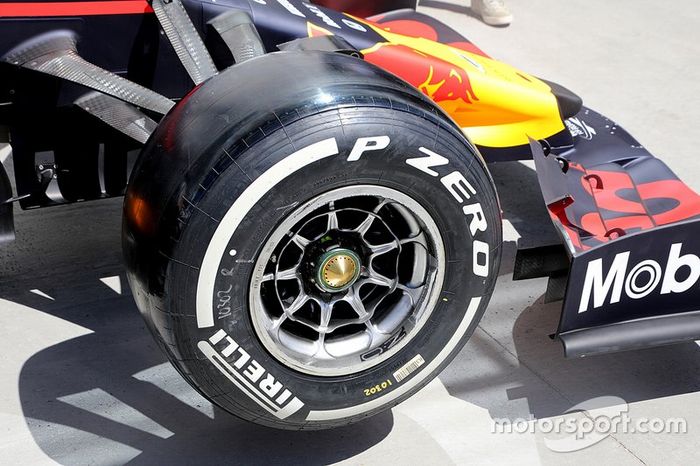 Red Bull Racing detalle técnico de la rueda delantera