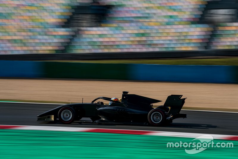 Juri Vips, Hitech Grand Prix