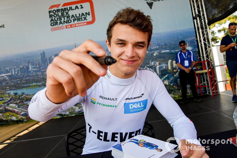 Lando Norris, McLaren, firma autografi