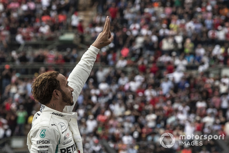 2018 F1 Dünya Şampiyonu Lewis Hamilton, Mercedes AMG F1, parc ferme