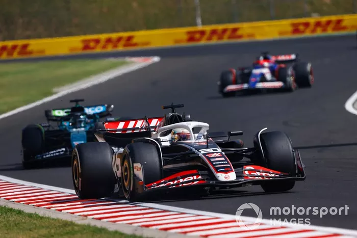 Kevin Magnussen, Haas VF-24, Lance Stroll, Aston Martin AMR24, Daniel Ricciardo, RB F1 Team VCARB 01