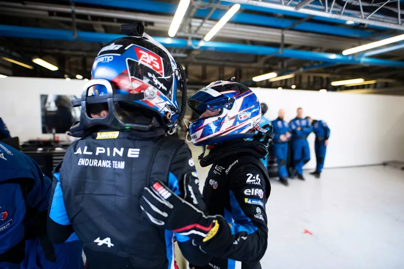 #35 Alpine Endurance Team Alpine A424: Paul-Loup Chatin