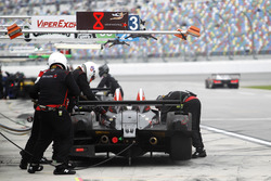 Pitstop voor #8 Starworks Motorsports ORECA FLM09: Jack Hawskworth, Chris Cumming, Renger van der Za