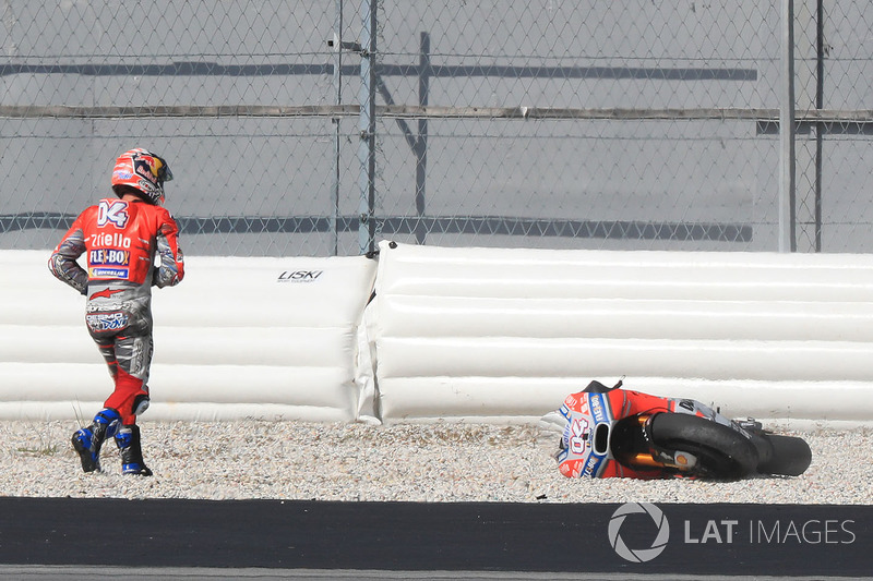 Andrea Dovizioso, Ducati Team after crash