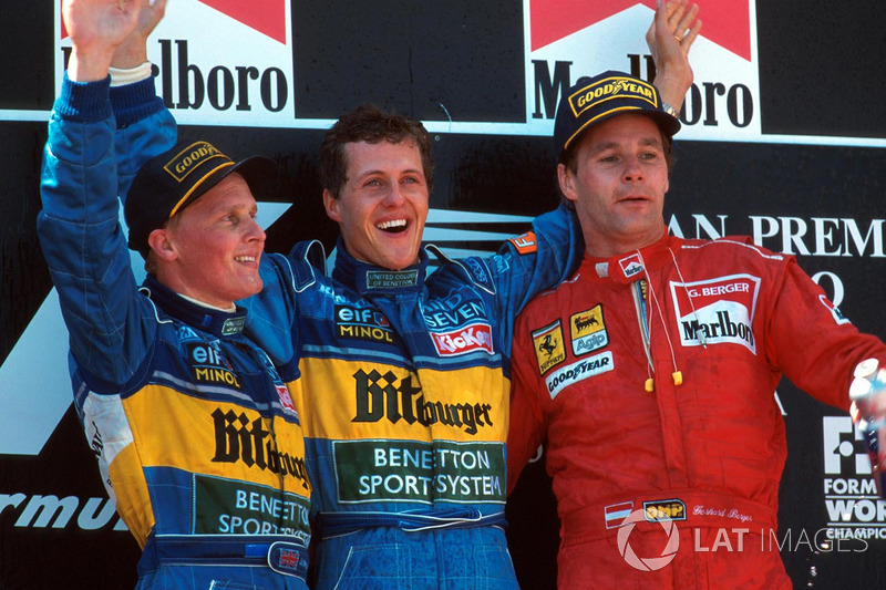 Podio: il vincitore della gara Michael Schumacher, Benetton, il secondo classificato Johnny Herbert, Benetton, il terzo classificato Gerhard Berger, Ferrari