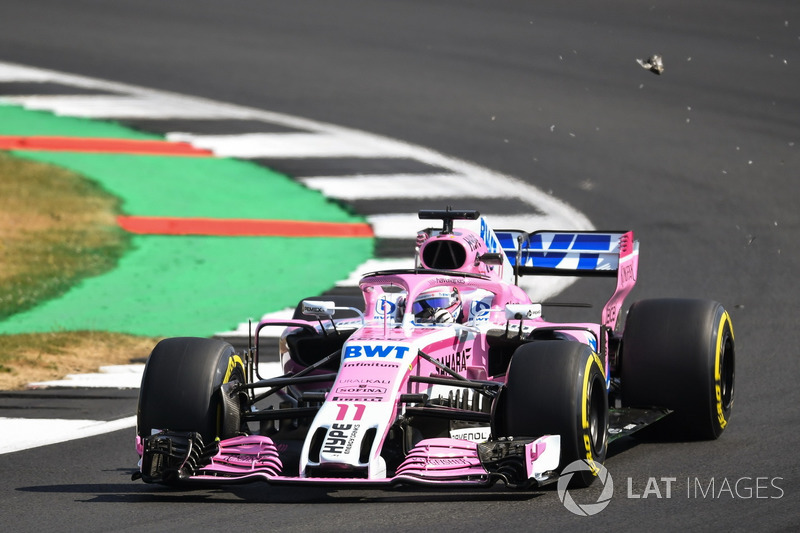 Sergio Perez, Force India VJM11 collides with a bird