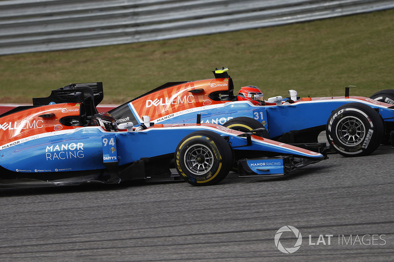 Esteban Ocon, Manor MRT05 lidera a Pascal Wehrlein, Manor MRT 05