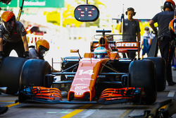 Fernando Alonso, McLaren MCL32, in the pits