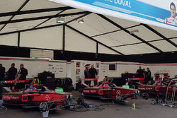 Pits Team Dragon Racing
