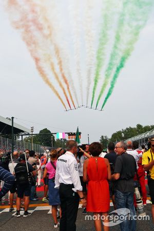 Air display over the grid