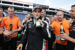 Sergio Pérez, Sahara Force India F1 celebra su tercera posición con el equipo