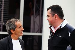 Alain Prost, con Eric Boullier, Director de carreras de McLaren