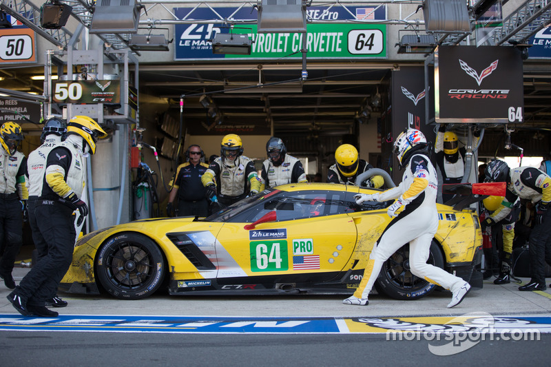 #64 Corvette Racing Corvette C7.R: Oliver Gavin, Tommy Milner, Marcel Fassler