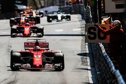 Sebastian Vettel, Ferrari SF70H, Kimi Raikkonen, Ferrari SF70H,