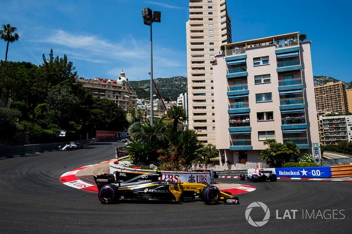 Felipe Massa, Williams FW40, Jolyon Palmer, Renault Sport F1 Team RS17