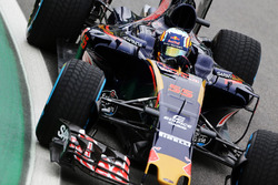 Карлос Сайнс-мл., Scuderia Toro Rosso STR11