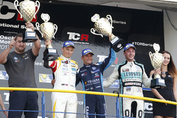 Podium: Race winner Gianni Morbidelli, West Coast Racing, Volkswagen Golf GTi TCR, second place Mato Homola, DG Sport Compétition, Opel Astra TCR, third place Jean-Karl Vernay, Leopard Racing Team WRT, Volkswagen Golf GTi TCR