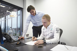 Valtteri Bottas, Mercedes, Toto Wolff, Mercedes AMG F1 Shareholder and Executive Director