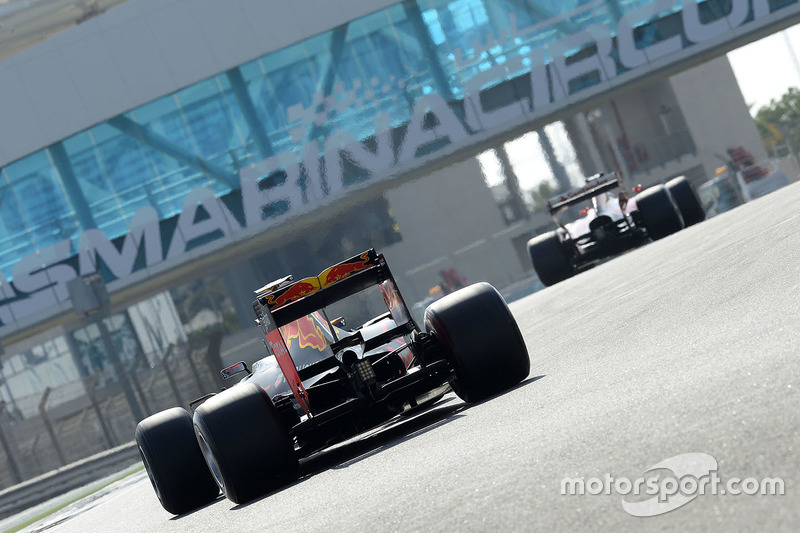 Daniel Ricciardo, Red Bull Racing testing the new 2017 Pirelli tyres