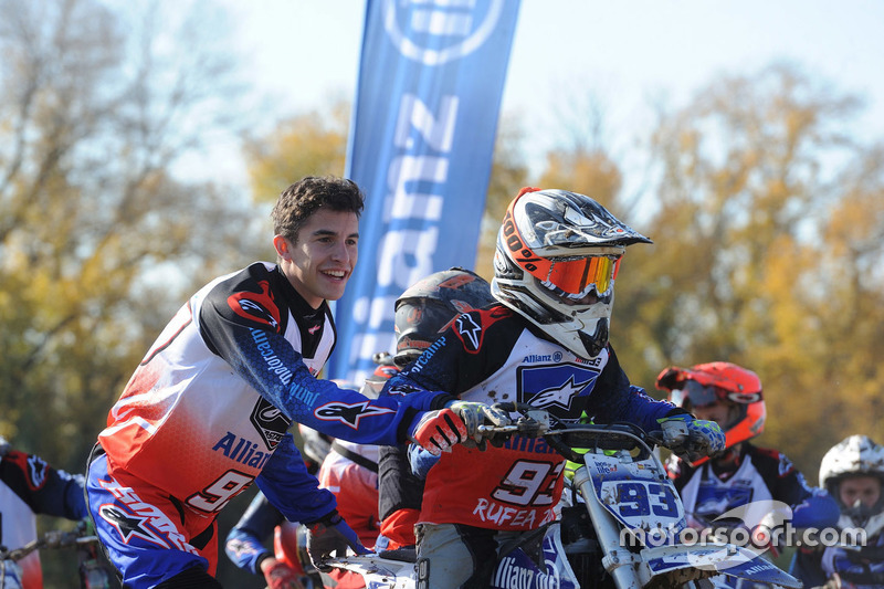 Marc Marquez con el participante