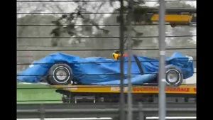 Racing Bulls, Lindblad tiene un comienzo desafortunado: se estrella en el VCARB03