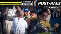 Ross Chastain y Noah Gragson se pelean tras la carrera en Kansas
