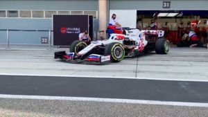 El Haas VF-21 sale a la pista en Bahrein