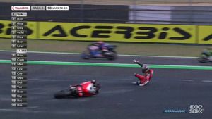 WorldSBK Magny-Cours: Chaz Davies se estrella en la carrera 1