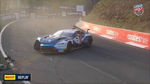 12h de Bathurst: choque de Come Ledogar