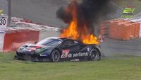 24 Horas de Nurburgring: Fogo em Ferrari