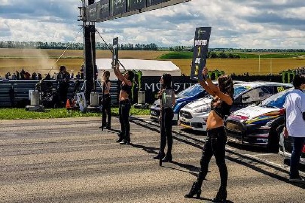 Kaczmarski trzeci na mecie