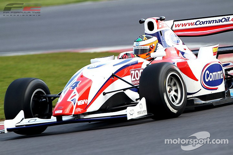 Luciano Bacheta wins thrilling Silverstone opener