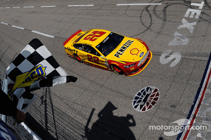 Joey Logano passes Jeff Gordon on final lap for Texas win