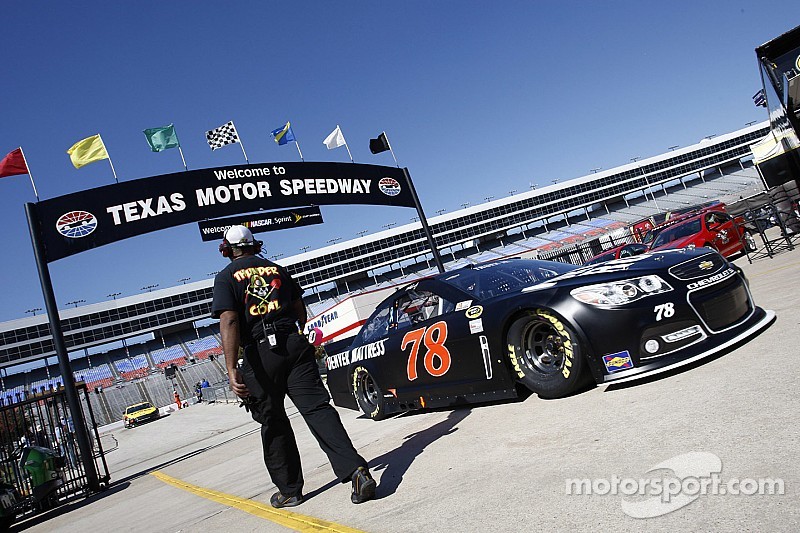 Marten Truex Jr., Furniture Row Racing Chevrolet