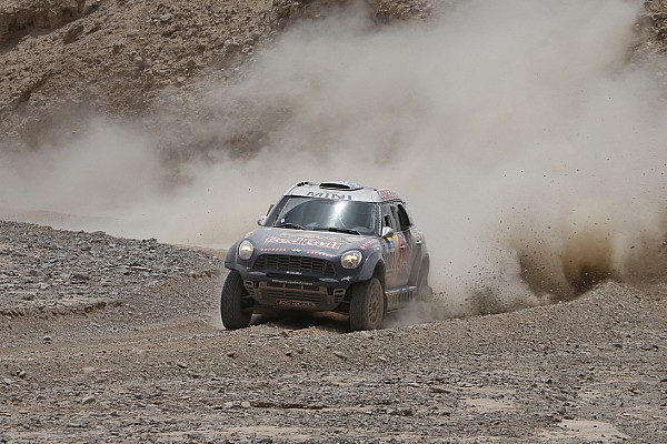 Nasser Al-Attiyah gana el Sealine Cross-Country Rally de Qatar