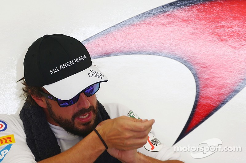 Villeneuve - Alonso a mis sa carrière en péril en quittant Ferrari