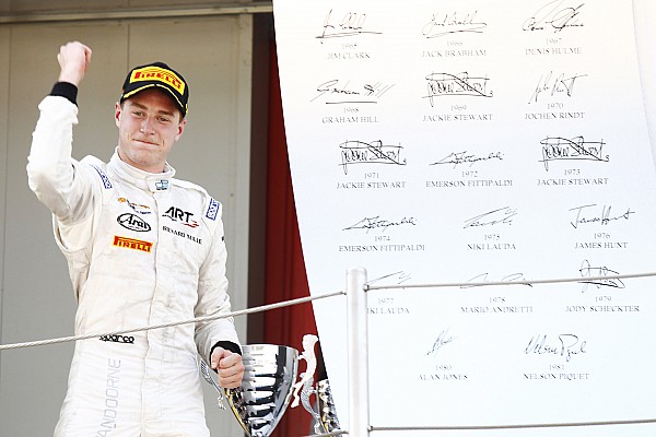 Stoffel Vandoorne gana la feature en Barcelona 