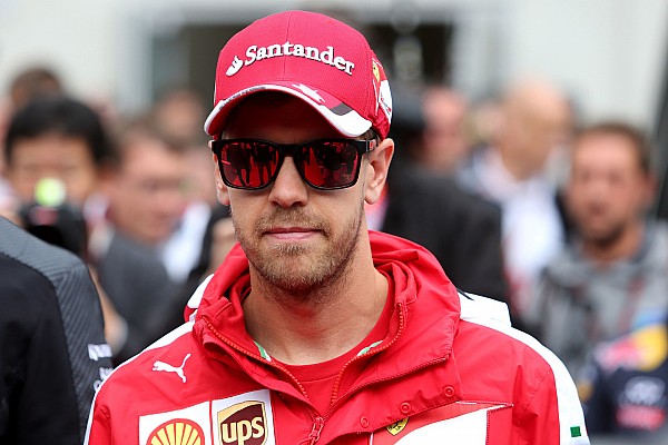 Vettel quer que Raikkonen continue na Ferrari