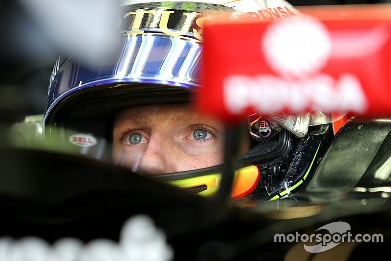 Lotus culpa a Ricciardo tras el doble abandono en Inglaterra