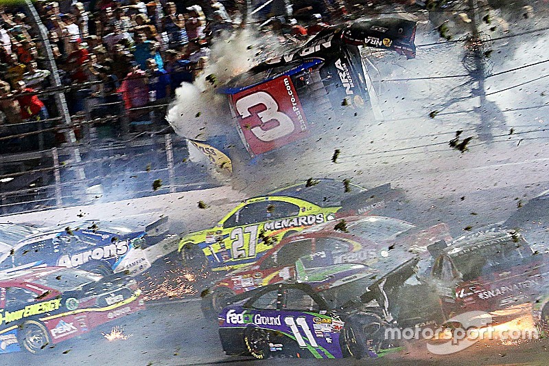 Austin Dillon, Richard Childress Racing Chevrolet y su coche al final de la carrera