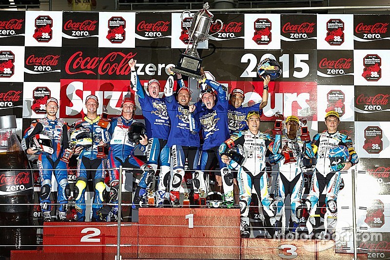 Podio: Katsuyuki Nakasuga, Pol Espargaró, Bradley Smith, segundo lugar Josh Hook, Dominique Aegerter