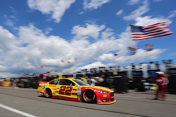 Logano también gana la Sprint en Watkins