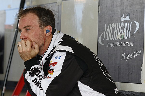 Harvick muestra un ritmo s&oacute;lido en Michigan
