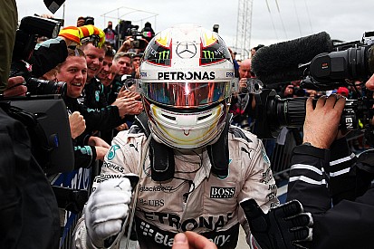 Lewis Hamilton na derde titel: ‘Dit voelt pas als het begin’