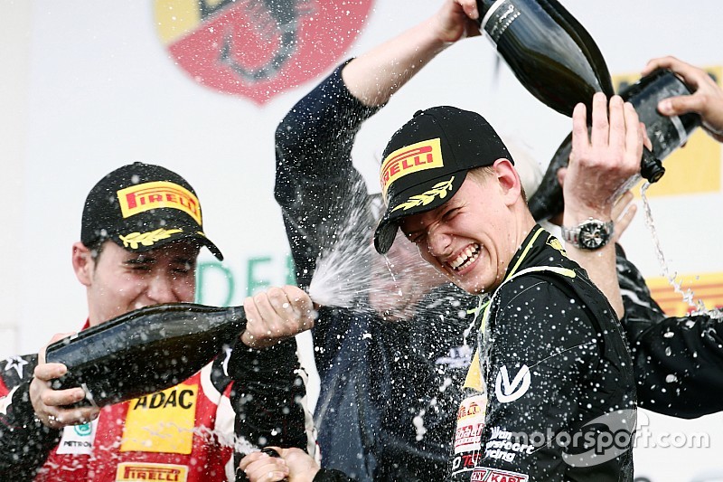 Mick Schumacher se reúne con Ferrari Driver Academy