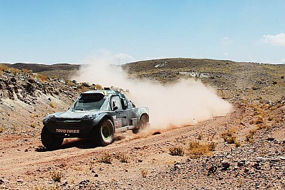 BJ Baldwin jaagt in 800 pk sterke offroad-racer op Sasquatch