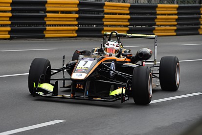GP Macau: Antonio Giovinazzi gewinnt und verliert den Sieg
