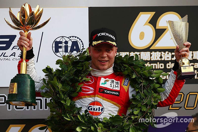 Podium: winner Felix Rosenqvist, Prema Powerteam Dallara Mercedes-Benz