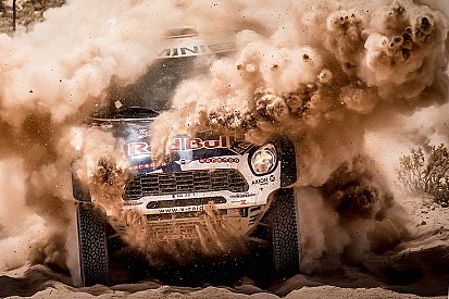 In Sand und Staub: Die beinharte Realität der Rallye Dakar im Video