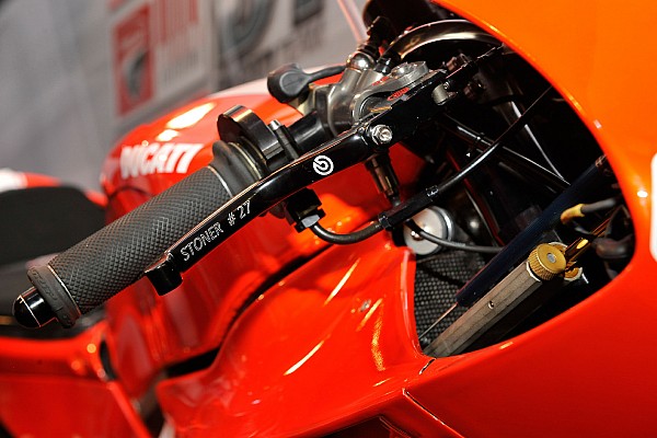 La Ducati GP16 ver&aacute; el test en Sepang